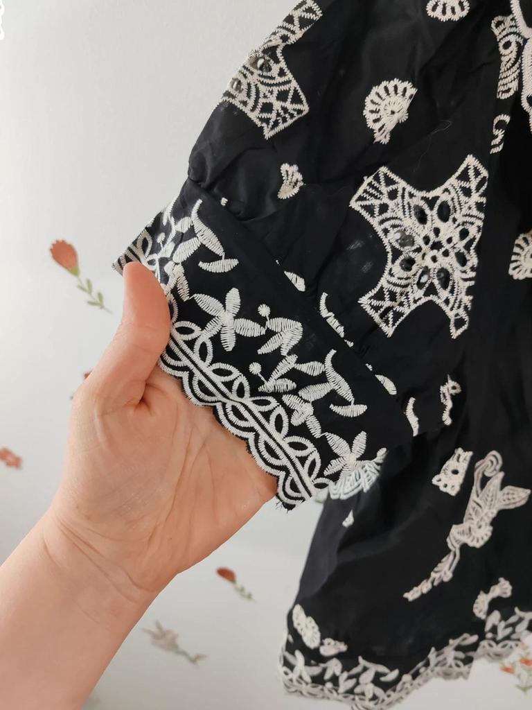 Blouse brodée col claudine taille S/m