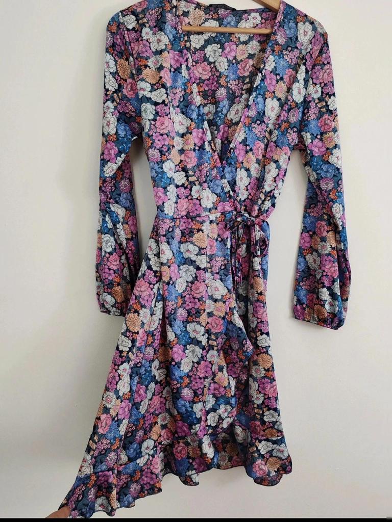 Robe croisée fleurie