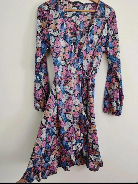 Robe croisée fleurie