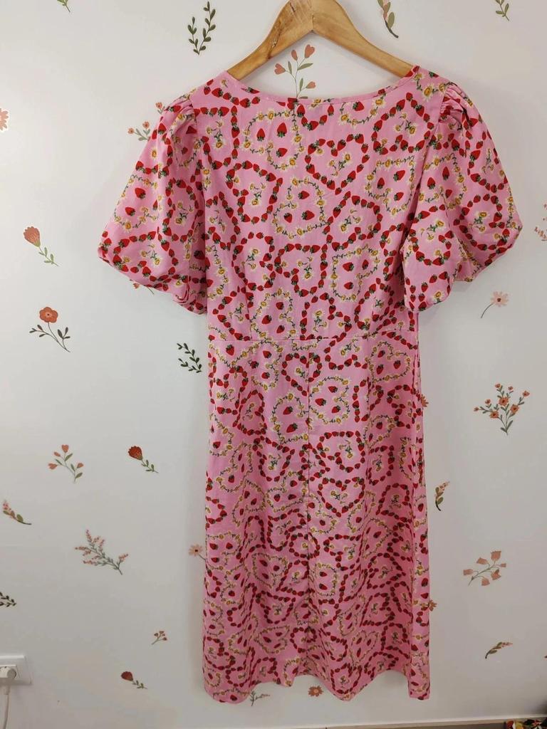Robe fraise coeur asos taille 40