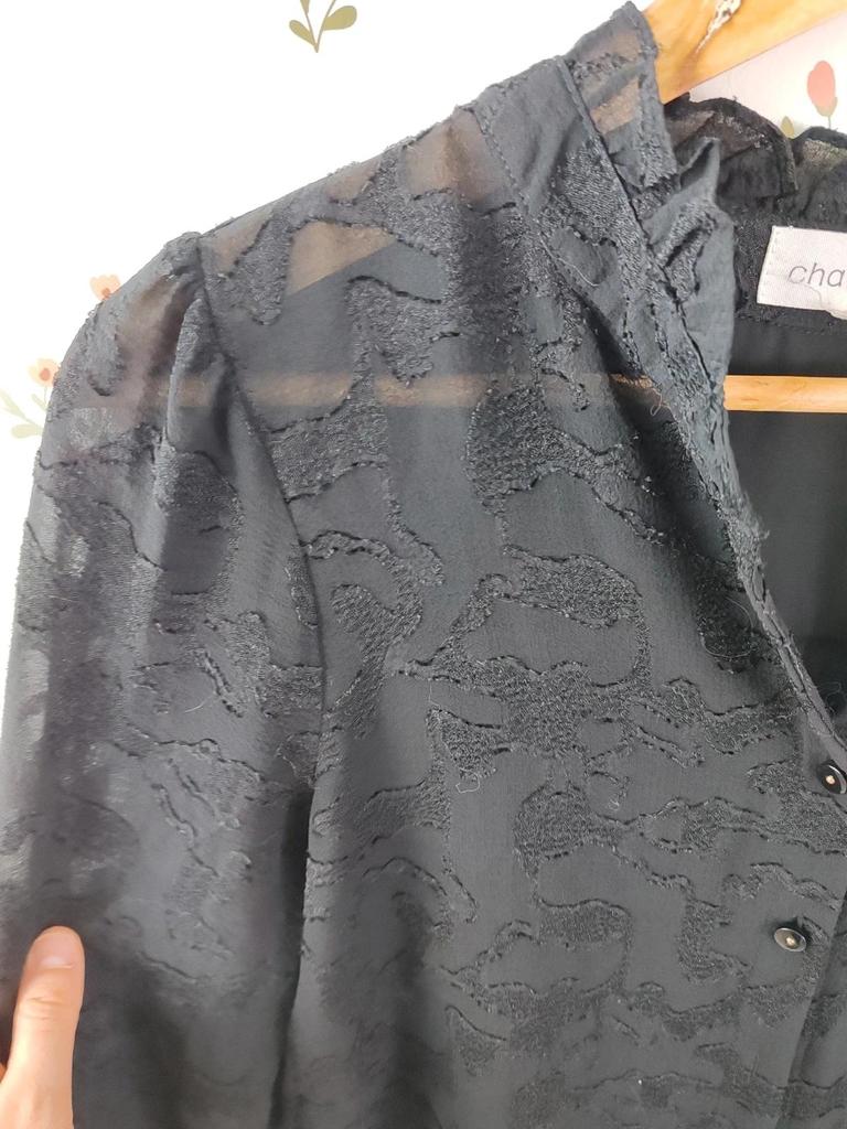 Blouse détails noir taille S
