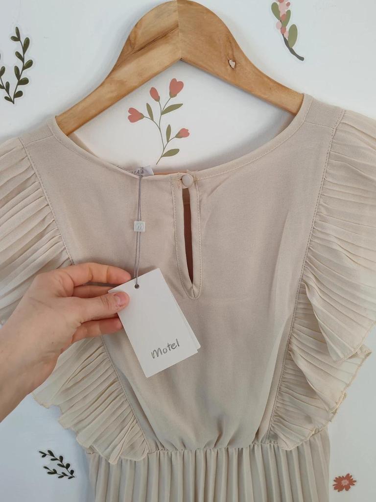 Robe plissée beige taille M